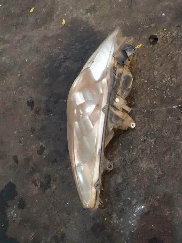 Par de farol Peugeot 307 220,00 cada