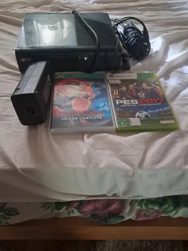 Xbox 360, jogos e pen drive inclusos