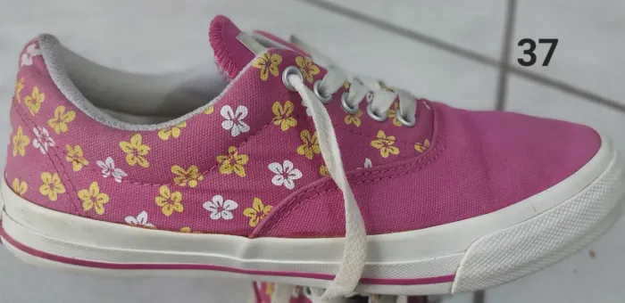 Tênis Converse número 37