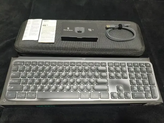Logitech MX Keys grafite + case rígida