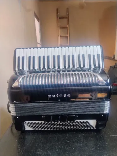 Acordeon Gaita Sanfona Petosa SM 100 M 120 baixos 3/5 de voz 