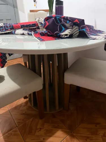 Mesa de 4 cadeiras