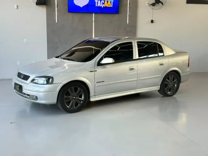 Chevrolet Astra Sedan Comfort 1.8 MPFI 8V 4P (álcool) 2000