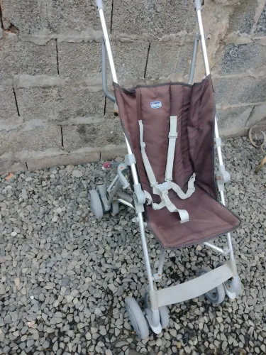 Vendo carrinho guarda chuva Chicco 