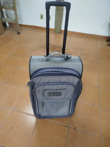 Mala Tommy Hilfiger Original de Viagem  na Cor Cinza