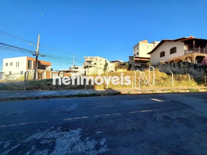Lote de 430 m²; no Bairro Fernão Dias Belo Horizonte