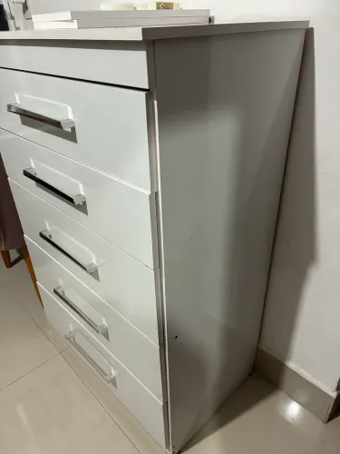 Cômoda 5 gavetas