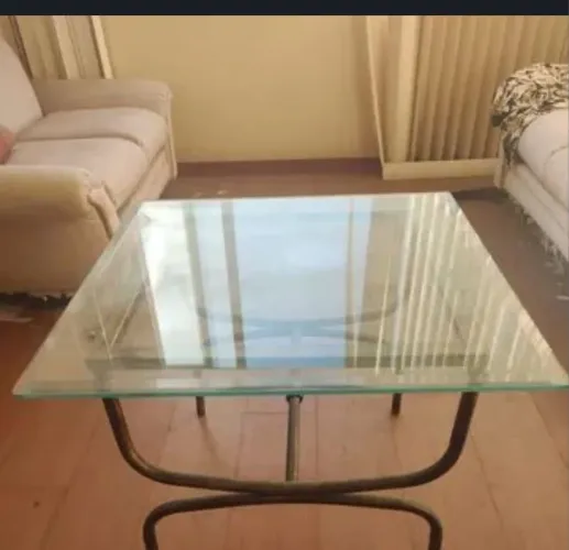Mesa de vidro bisotado ouro velho