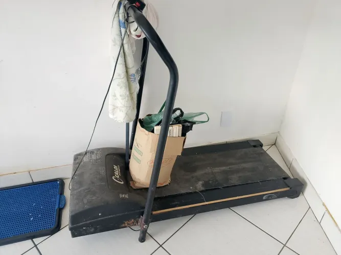 Esteira Caloi Fitness sem motor