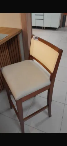 2 Banqueta de Madeira em Linho Bege