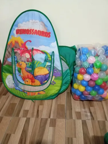 Barraca, túnel e piscina de bolinhas.