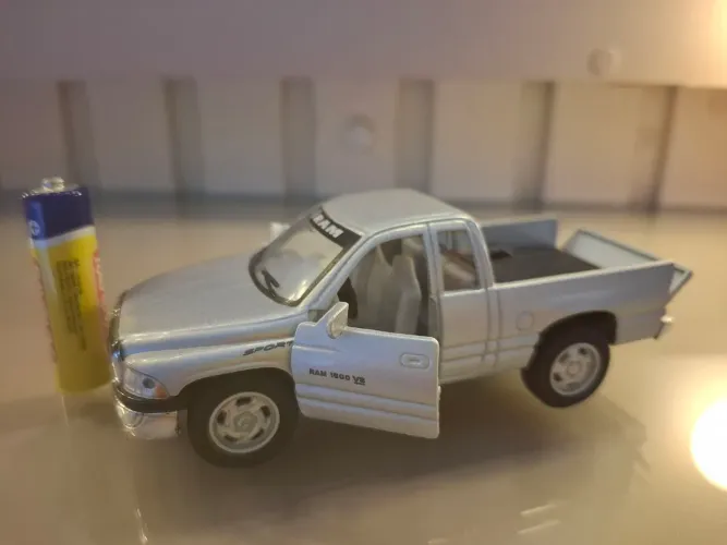 Miniatura Dodge Ram