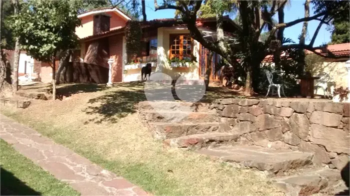 Casa com 3 quartos à venda ou para locação em Roseira - SP