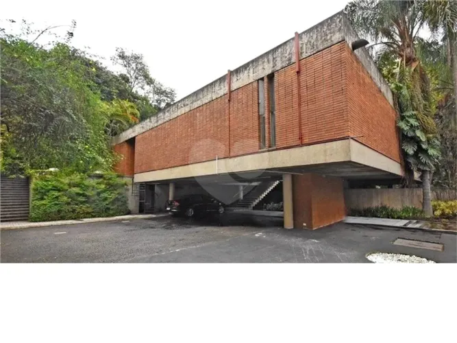 Casa com 976 m² e terreno de 3.100 m², à venda por R$ 16.000.000,00