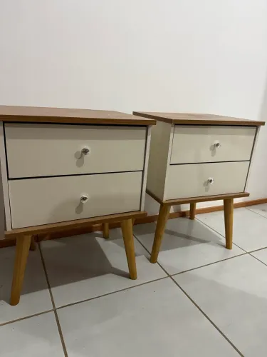 Mesa de cabeceira de cama 