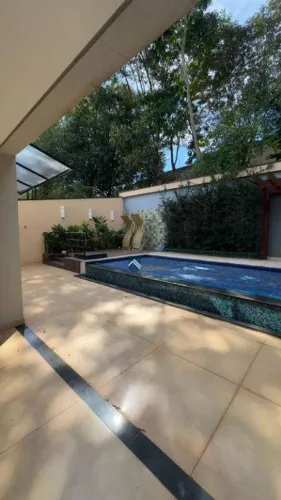 Casa com 3 dormitórios para alugar, 275 m² por R$ 11.383/mês - Condomínio Portal do Jequit