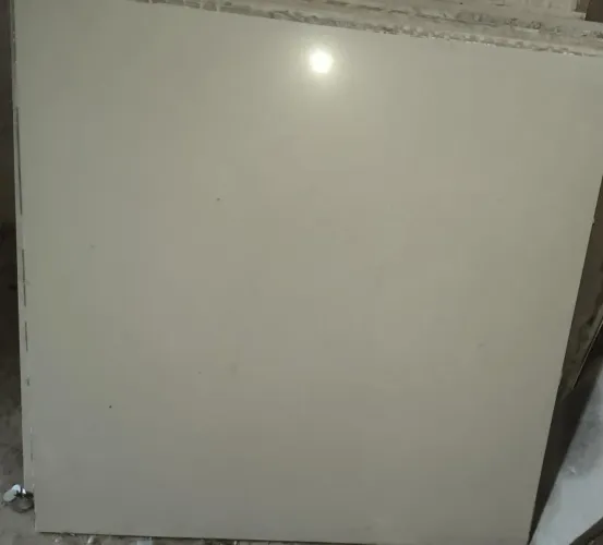 40 PEDRAS DE PORCELANATO 50X50 POR 400 REAIS