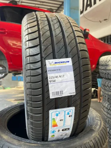 Pneus Michelin 225/45 Aro 17