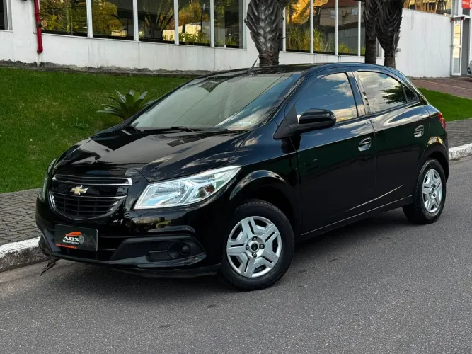 Chevrolet Onix Hatch LT 1.0 8V Flex Power Mec. 4P 2013