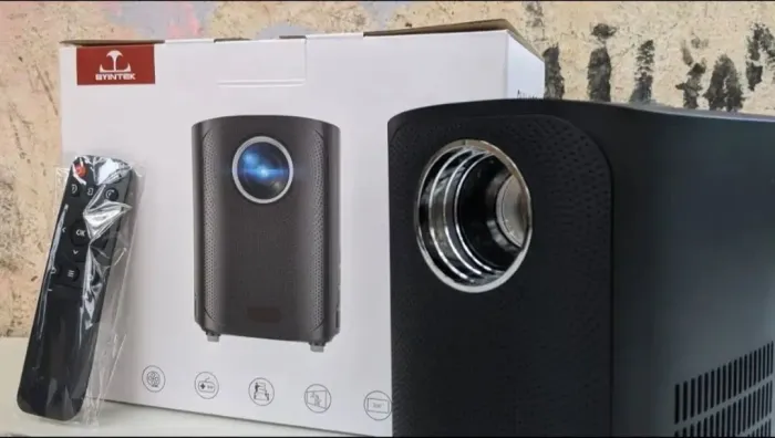 Projetor Android Byintek X20 Wi-Fi Bluetooth<br>200 Polegadas Preto