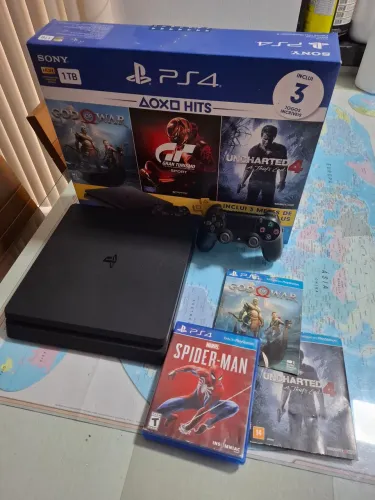 Playstation 4 1Tb 3 jogos