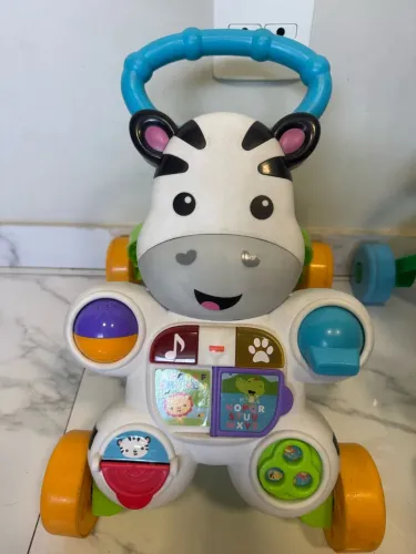 Empurrador/ andador fisher price 