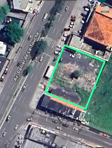 Amplo Terreno de 1.924m² à Venda na Av. Daniel de La Touche Ideal para Investi