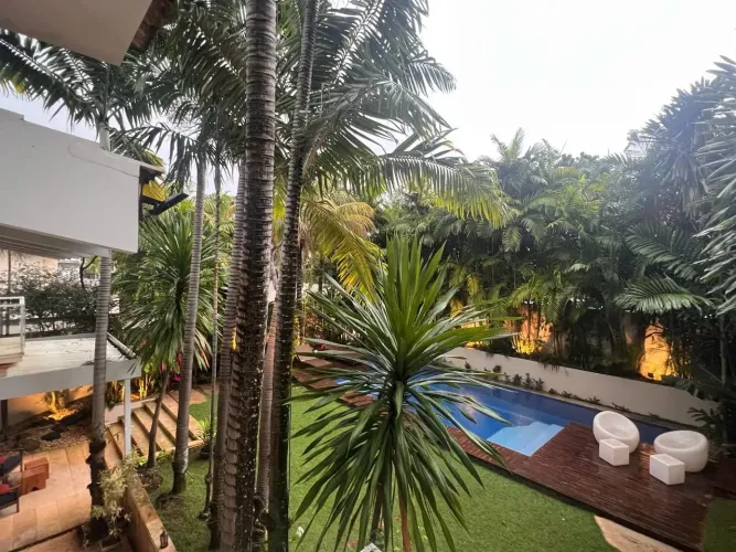 Casa de condomínio sobrado para aluguel possui 400 metros quadrados com 5 quartos