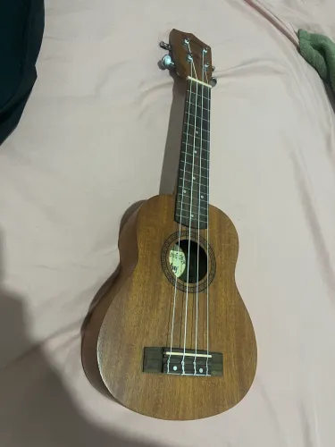Ukulele Shelby