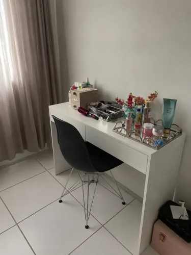 Escrivaninha + cadeira