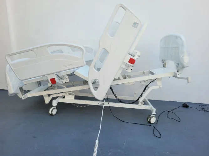 Cama hospitalar elétrica com 12 movimentos