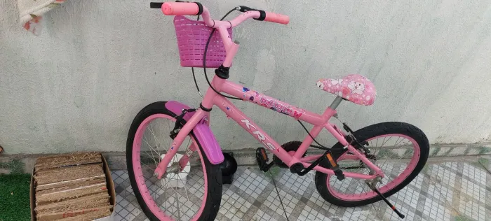 Bicicleta Infantil Menina Aro 20. Com NF.  Usada pouquíssimas vezes