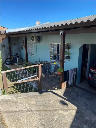 Casa à venda no bairro Vila Nova - POA