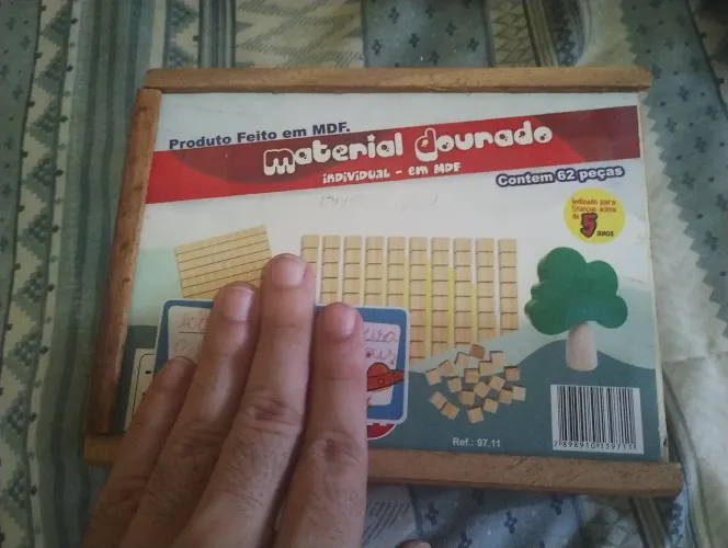 Material Dourado em MDF