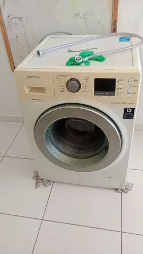 Vendo máquina lava e seca Samsung