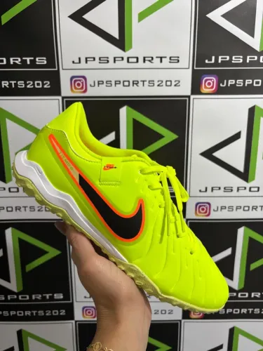 Chuteira Nike Tiempo society