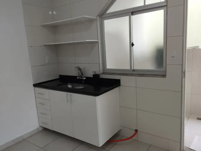 Kitnet para moças e senhoras no Caiçara