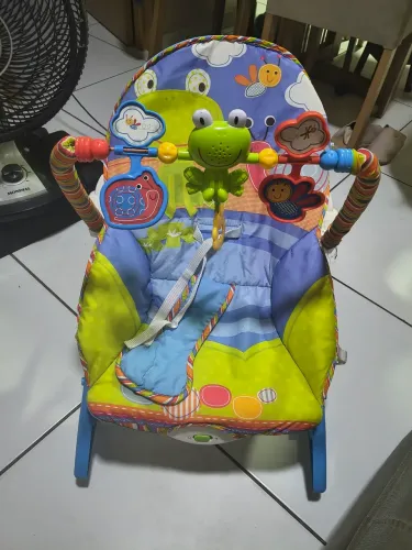 Cadeirinha de descanso para bebê