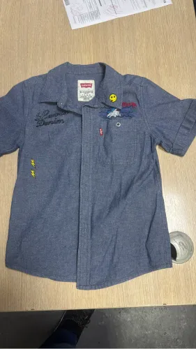 Camisa Levis TAM 7 anos