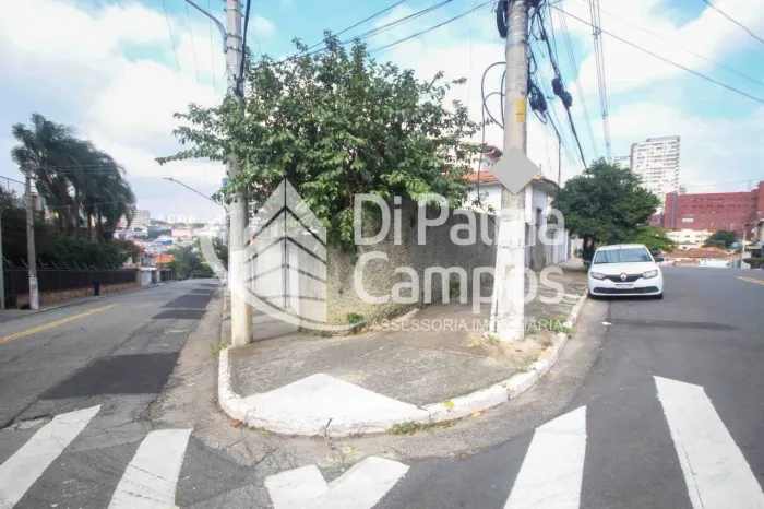 Terreno de esquina à venda na Vila Monumento região do Ipiranga com 264 m² e construção an