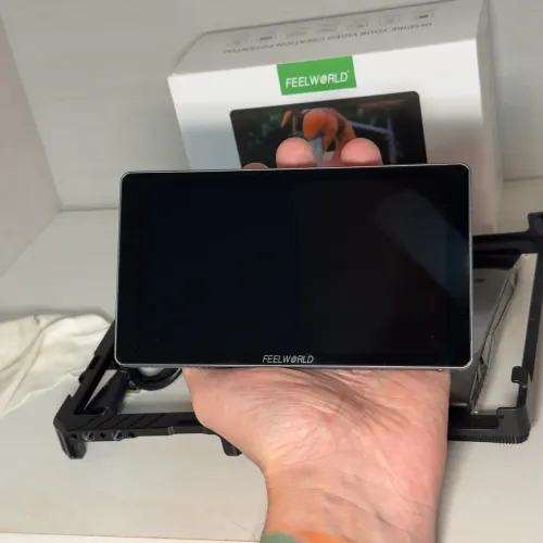 Monitor feelworld P6XL - Bateria interna