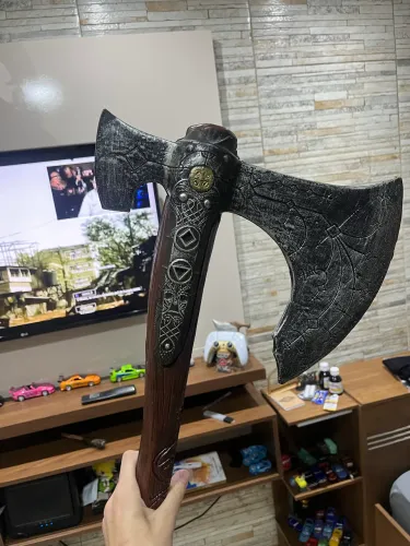 Machado do Kratos Leviathan escala Real