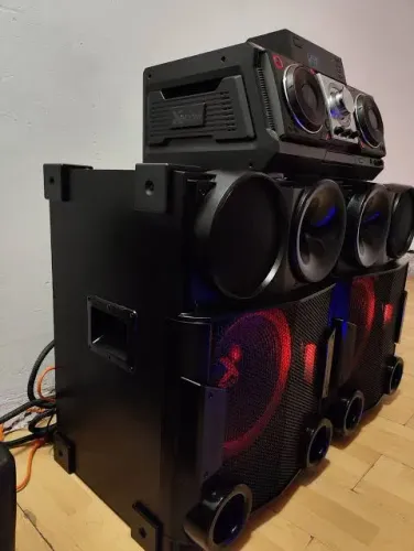 Som LG 9730 tudo ok para quem gosta de som alto