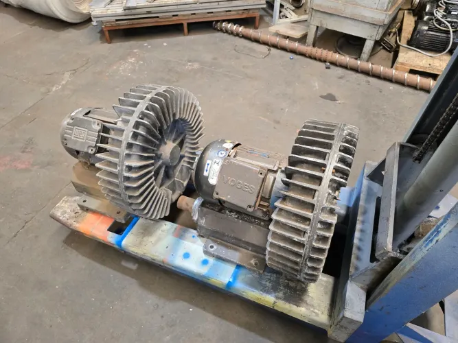 2 COMPRESSORES RADIAIS DE 7,5 CV