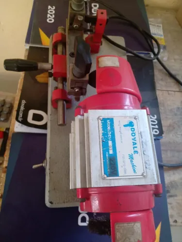 Máquina Copiadora de Chaves Dovale 220V - Profissional