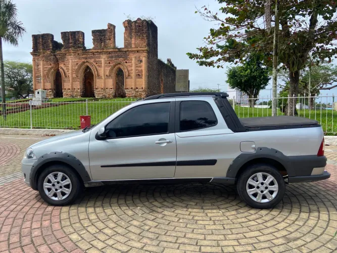 Fiat Strada Trekking 1.6 16V Flex CD 2013