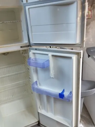 Geladeira funcionando, barato para sair logo