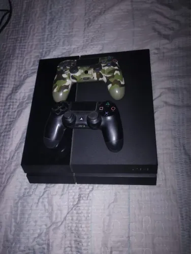 PlayStation 4 funcionando!!Acompanha 2 controles