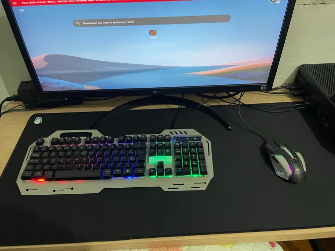 Kit teclado gamer RGB e Mouse gamer com botões laterais