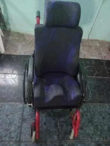 Cadeira de rodas infantil
